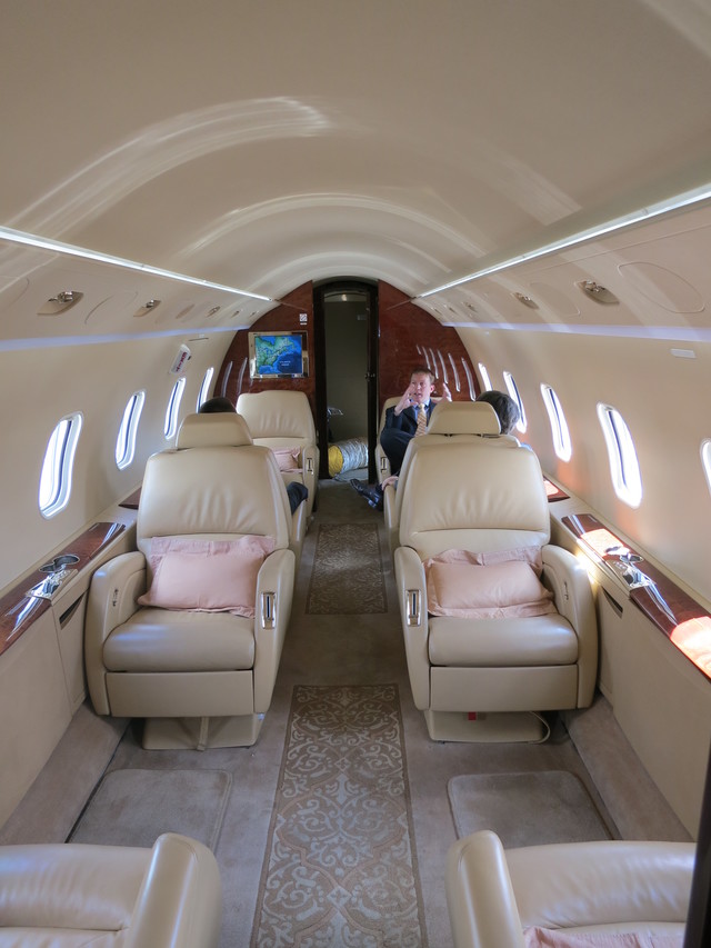 Challenger 604